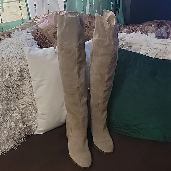 Franco Sarto long boots size 9 elegant excellent condition color tan - Picture 7 of 17